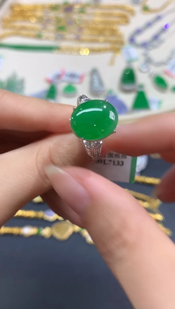 18K金镶嵌戒指翡翠戒指|39800
