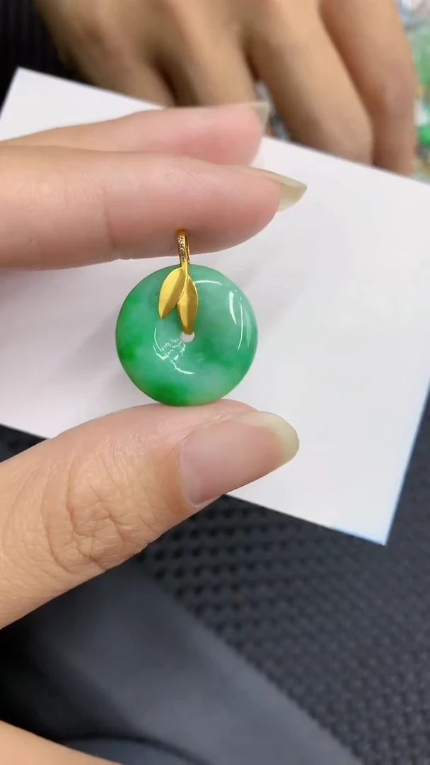 【闪购商品】翡翠颈饰18K金镶嵌            8