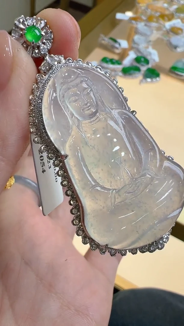 【闪购商品】翡翠吊坠(不含链)18K金镶嵌多样性发货拍一发一