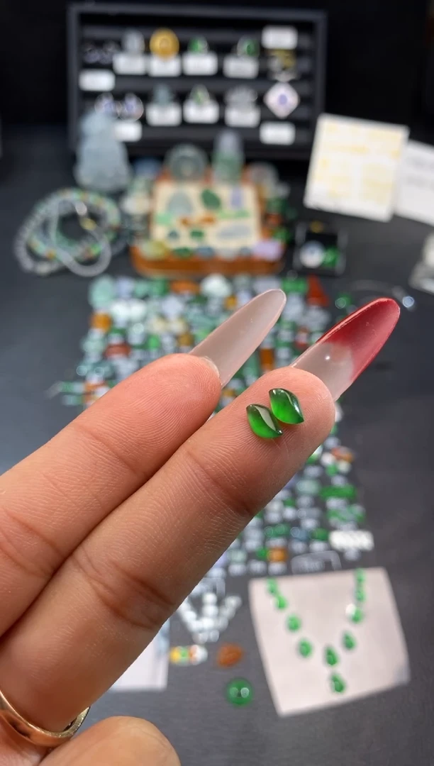 【闪购商品】翡翠挂件未镶嵌随行