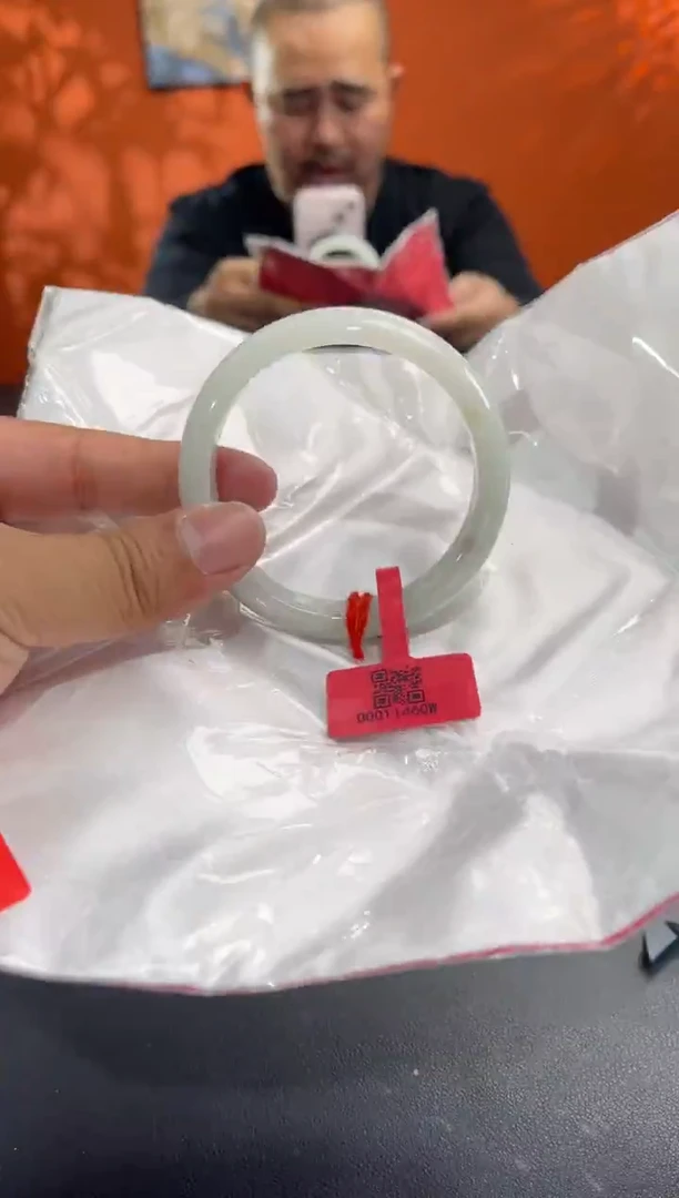 未镶嵌手镯翡翠13        圈口56