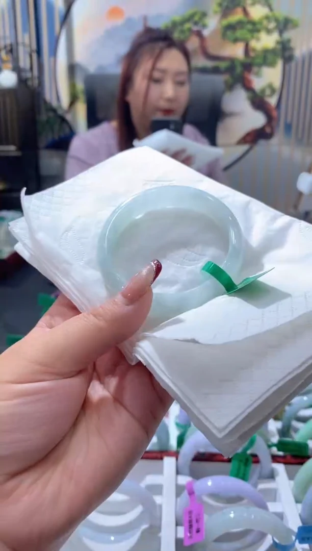 【闪购商品】翡翠手镯未镶嵌00008904