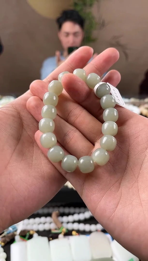 【闪购商品】和田玉手串未镶嵌且末青白老型珠手串卡12微色差