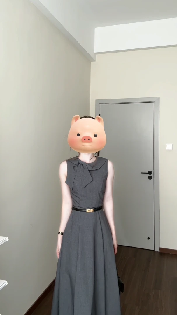 法式高级感圆领灰色连衣裙女夏季新款气质蝴蝶结收腰无袖长款裙子