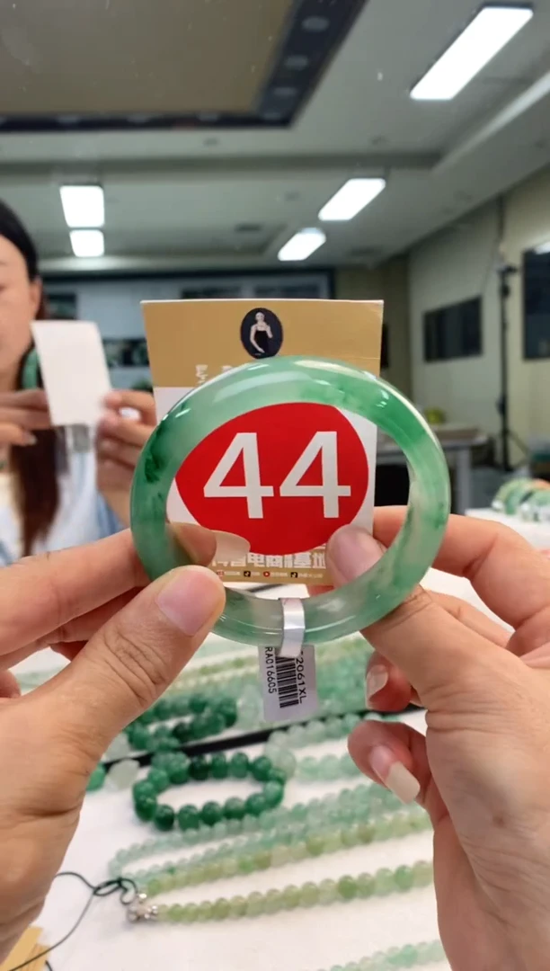 未镶嵌手镯石英质玉55+44