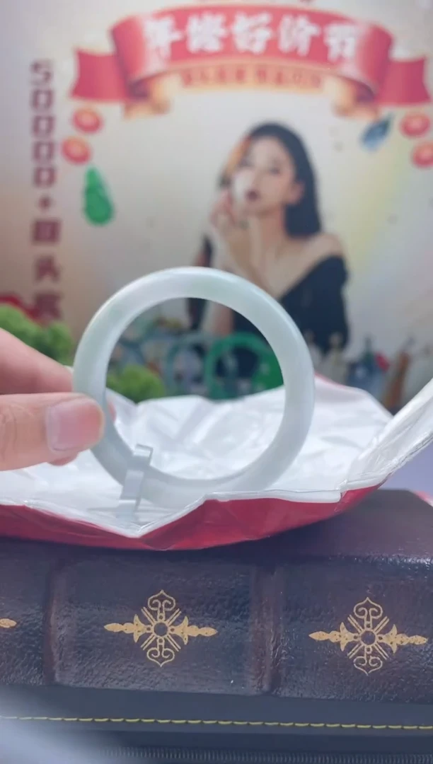 【闪购商品】翡翠手镯未镶嵌手镯5