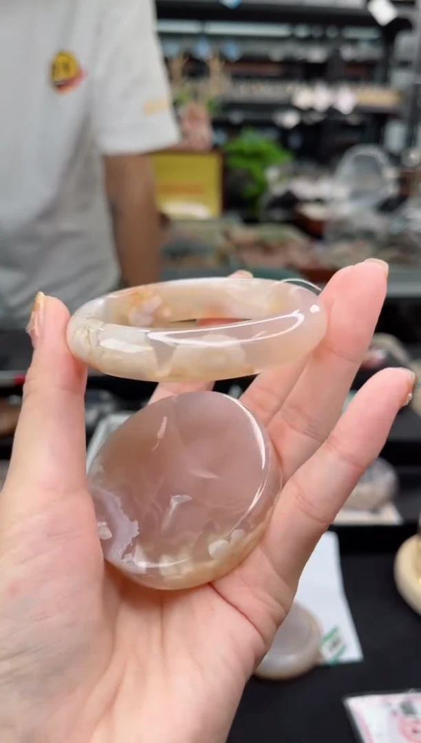 【闪购商品】石英质玉手镯未镶嵌55圈口（不退不换）1567200