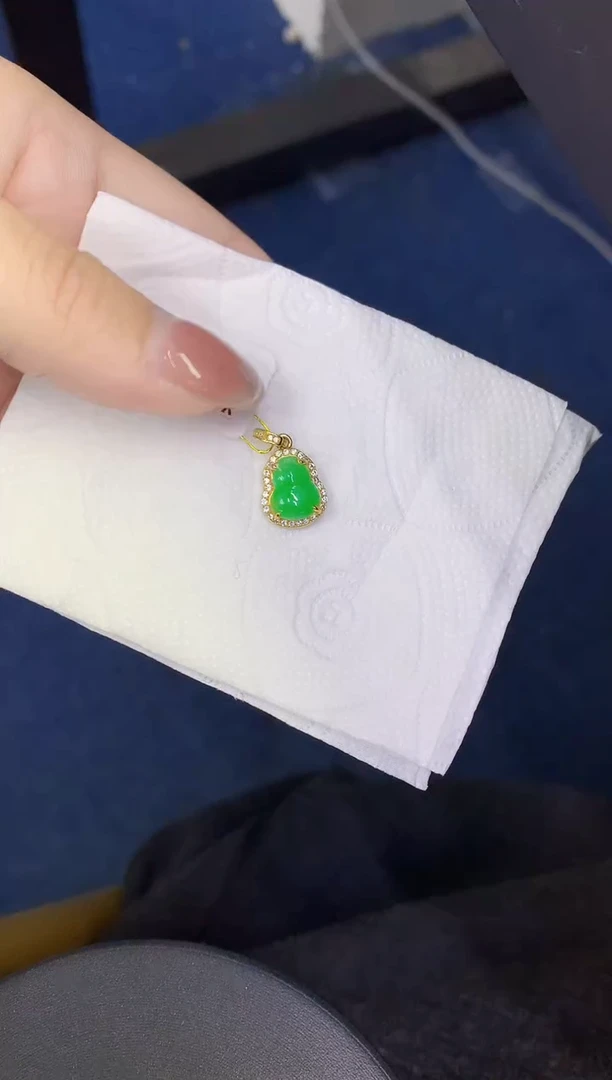 颈饰未镶嵌翡翠缅甸天然翡翠A货22