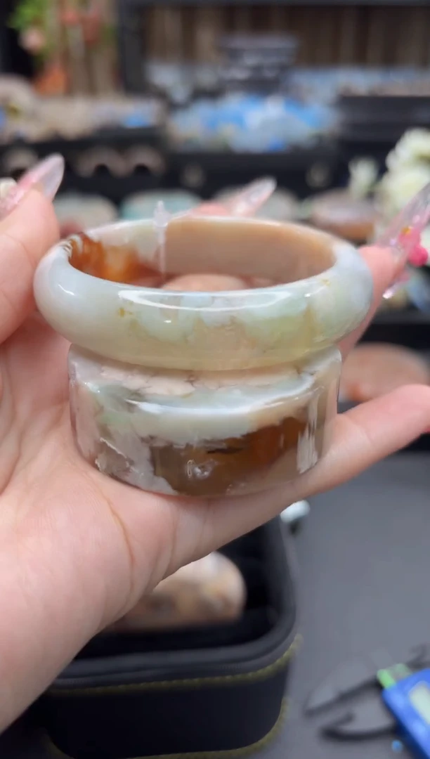 未镶嵌手镯石英质玉127(55圈赠送镯心)