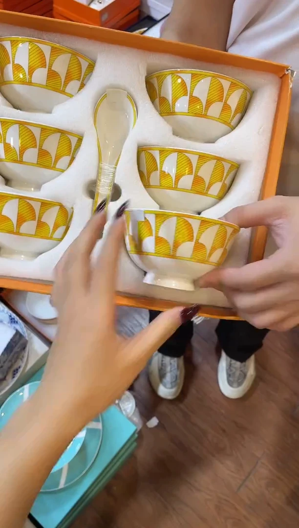 杯鸿辉家品牌瓷器，京东包邮！