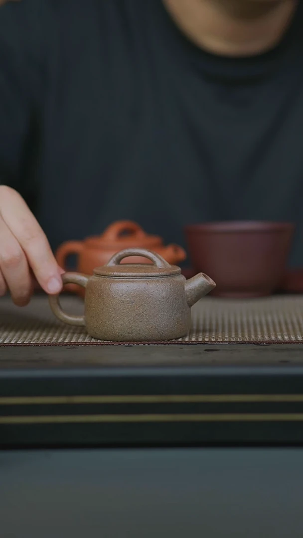 茶壶紫砂微瑕半手粗砂黄金段柴烧一号汉瓦140ccc口磕
