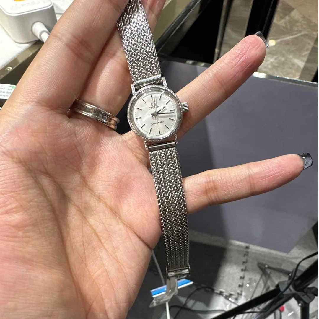 95新 Omega/欧米茄  手动机械后钻/21.5mm公价38999/wh8988