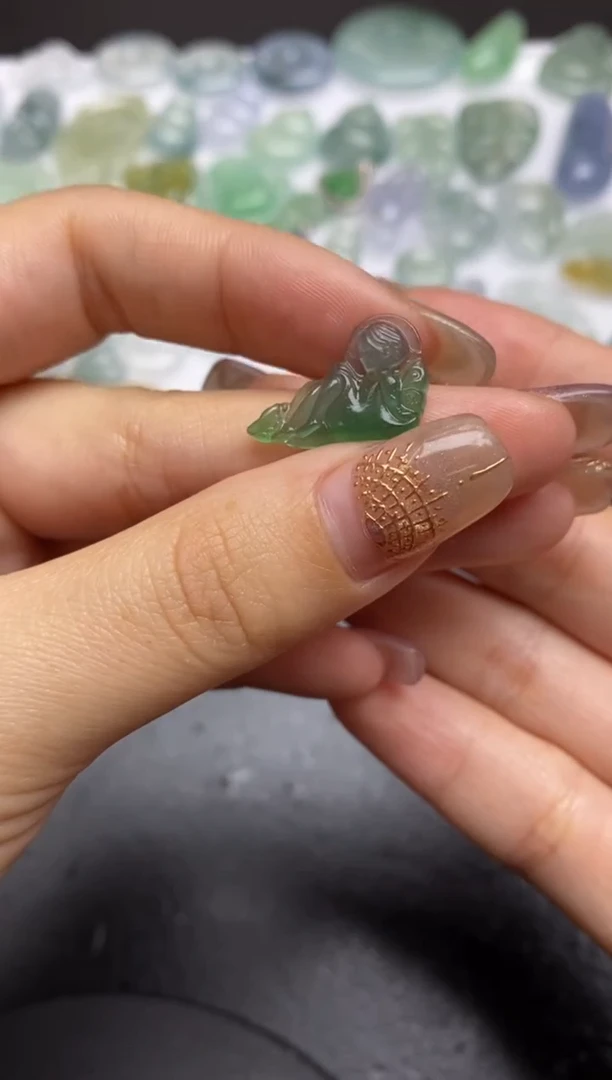 【闪购商品】定制翡翠未镶嵌翡翠毛货~