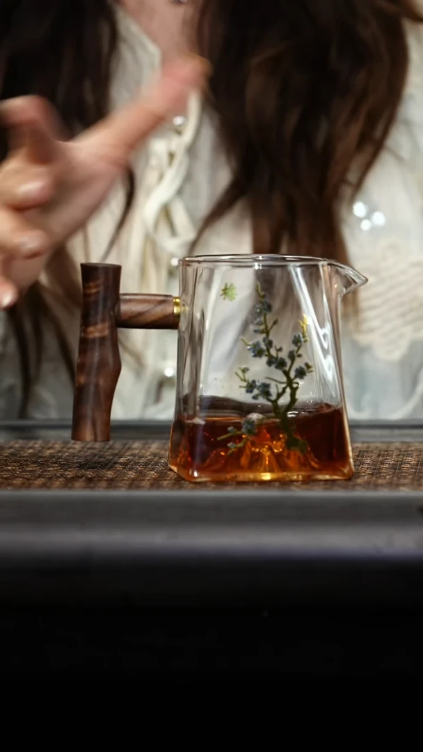 茶壶紫砂木把公道杯（梅花）