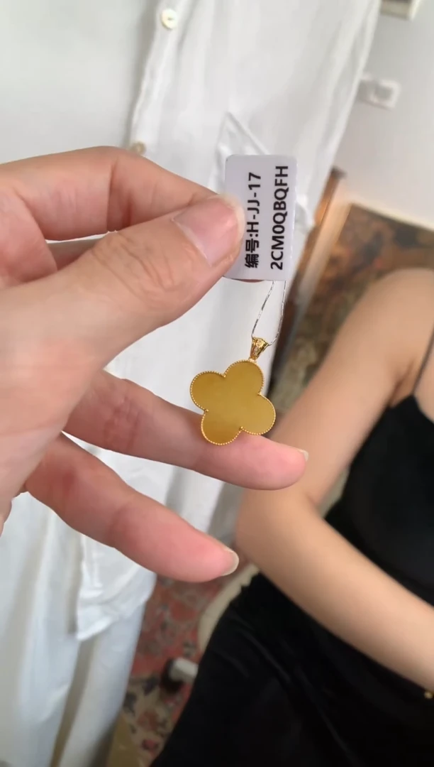 翡翠18K金镶嵌颈饰花件吊坠