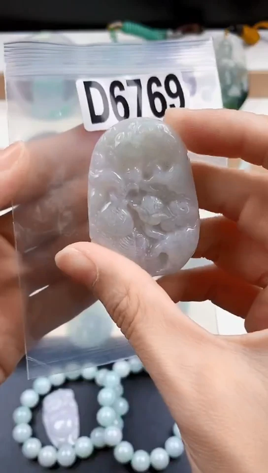 颈饰未镶嵌翡翠天然翡翠吊坠挂件