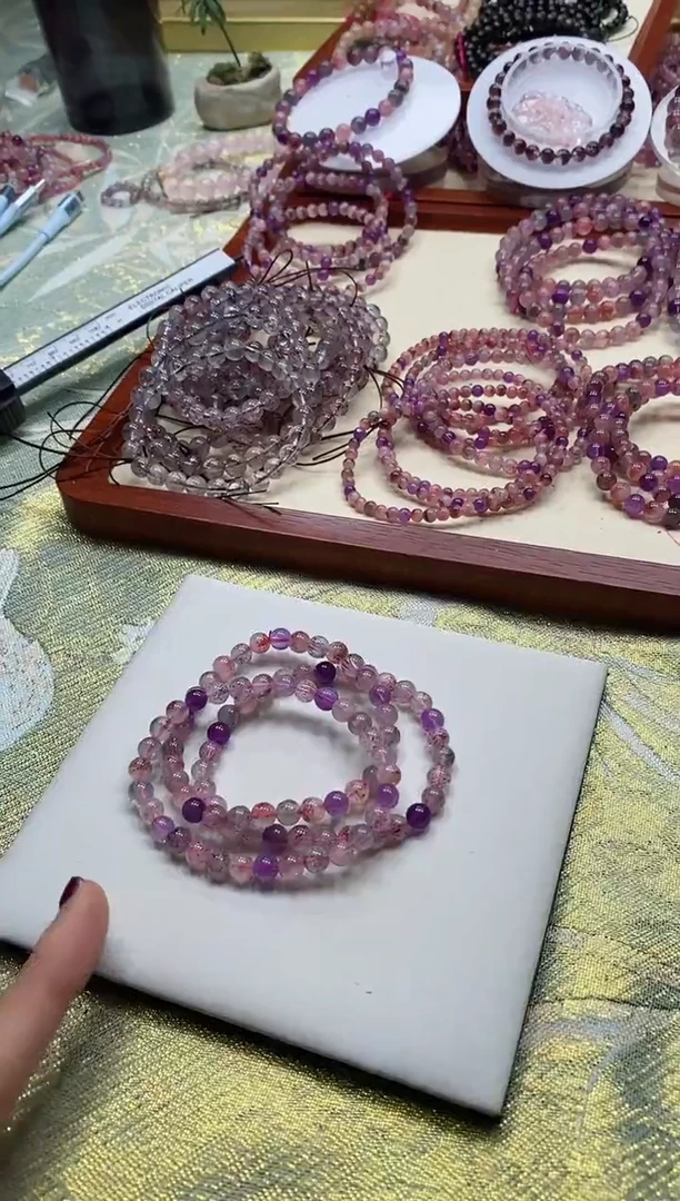 【闪购商品】水晶手串未镶嵌黑加仑6mm单圈 多样性发一