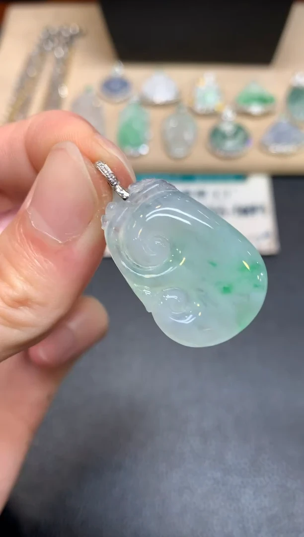 【闪购商品】翡翠颈饰18K金镶嵌如意【无服务费】