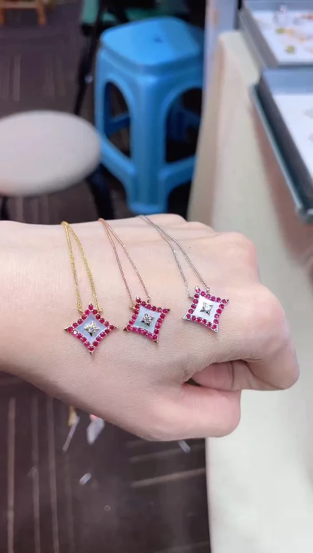 18K金镶嵌红宝石项链 多样性发其一