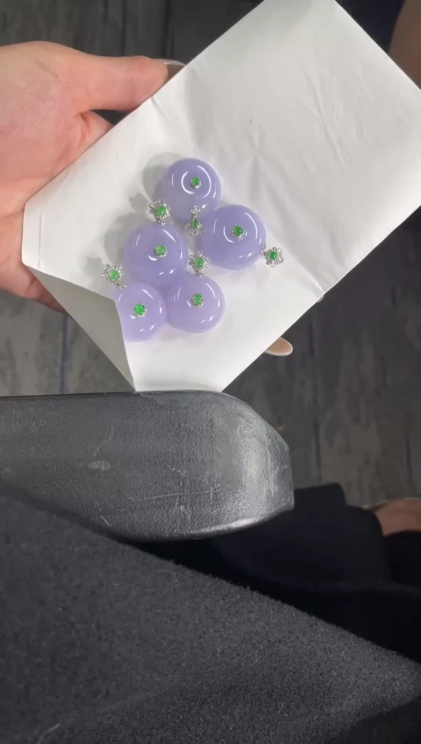 18K金镶嵌挂件翡翠小**@FL111825/多样性发一件