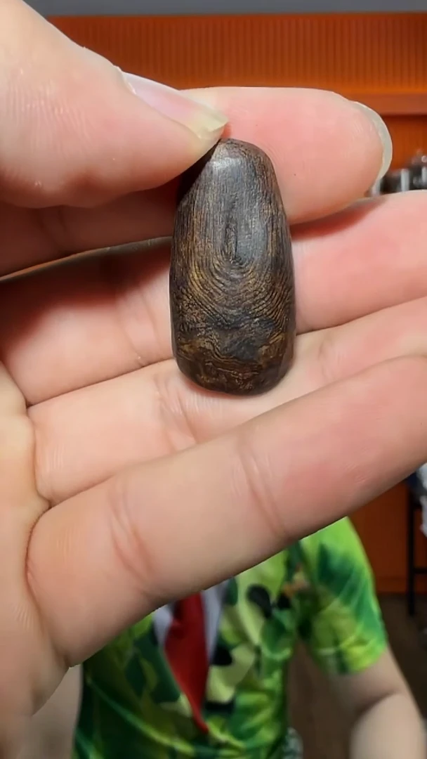 沉香手把件287号多样性发一