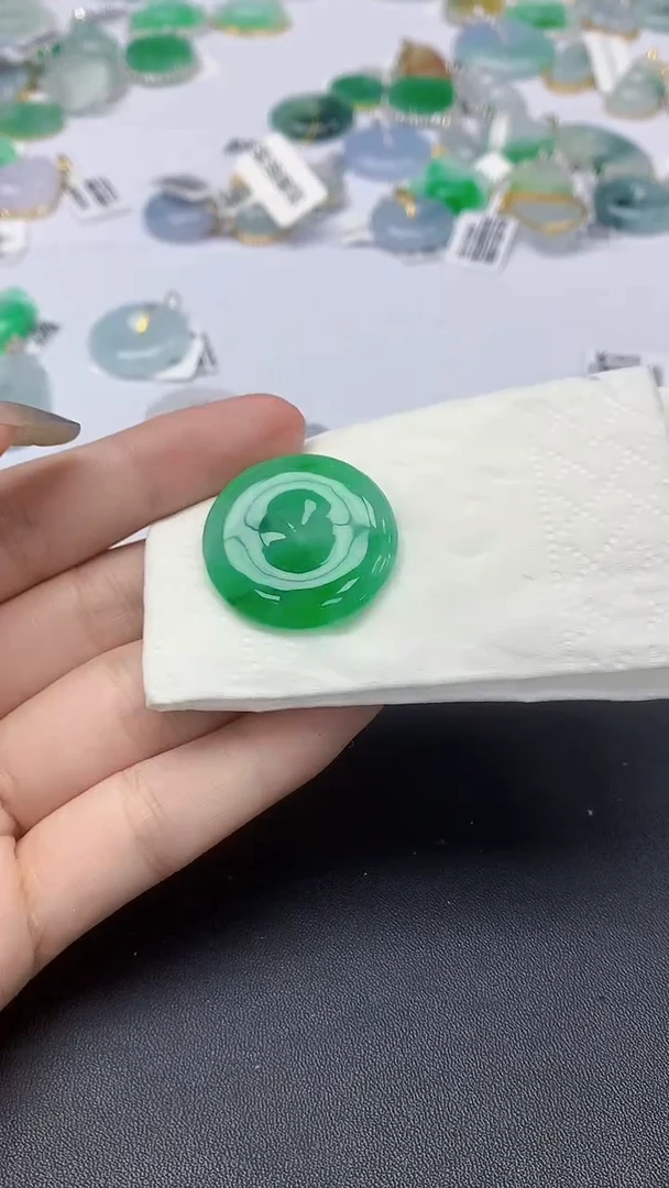 翡翠未镶嵌颈饰天然缅甸a货翡翠