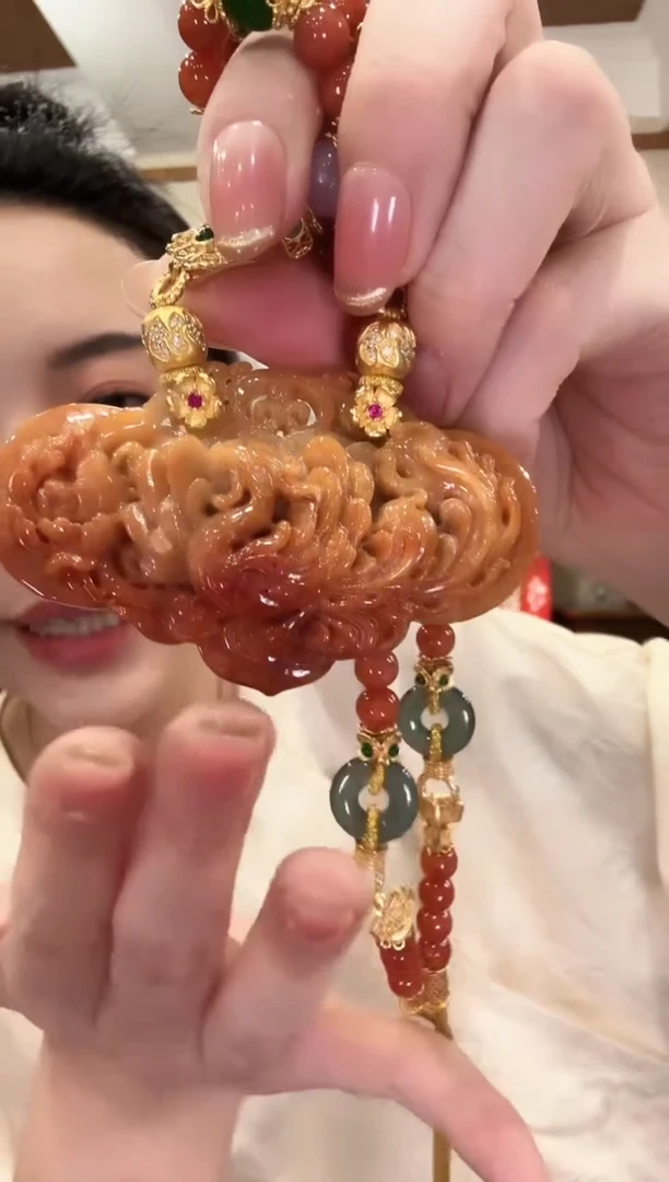 翡翠未镶嵌颈饰国风