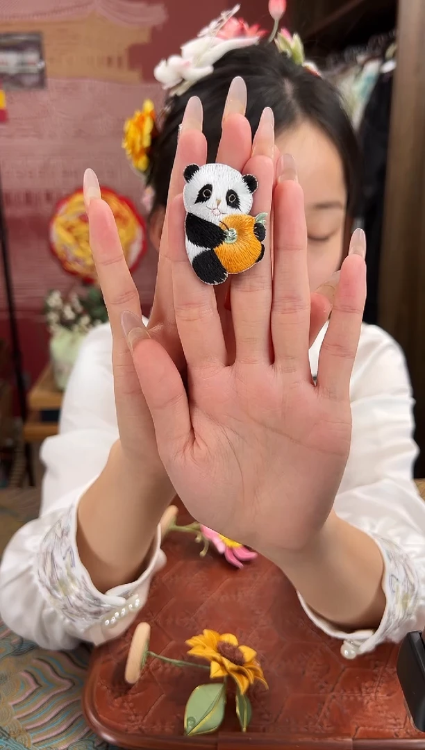 刺绣苏绣世家非遗手工（胸针）