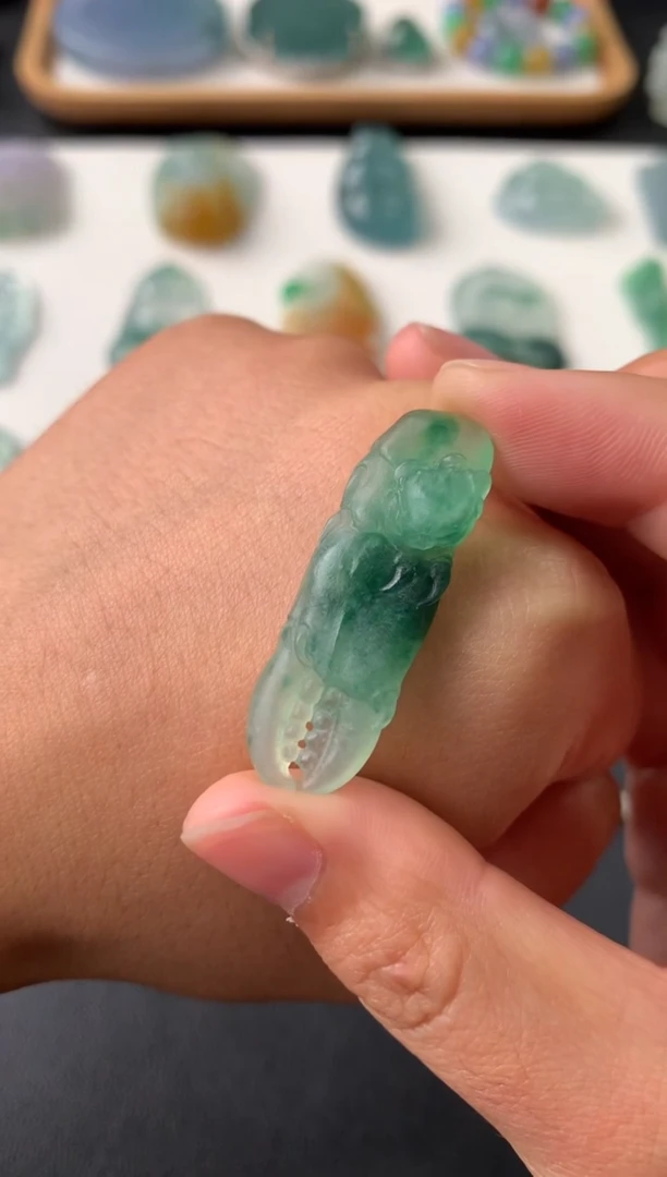 未镶嵌定制翡翠翡翠