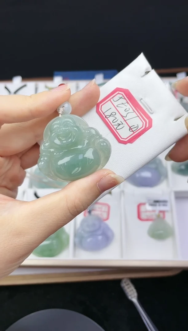 翡翠未镶嵌颈饰孤品5E031翡翠冰绿中佛+送同款绳子