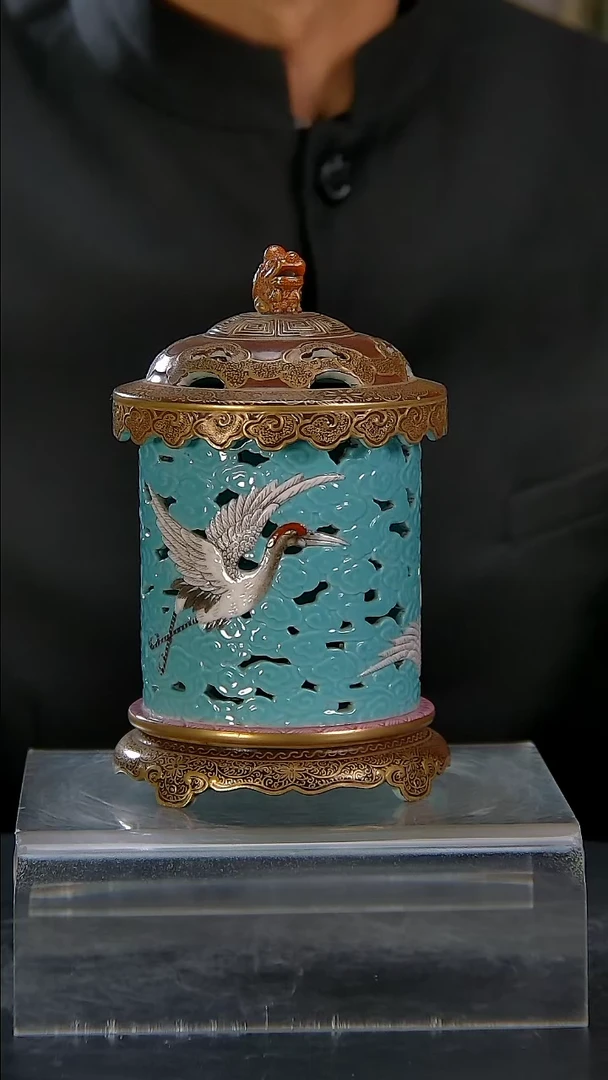 【闪购商品】镂空笔筒镂空笔筒