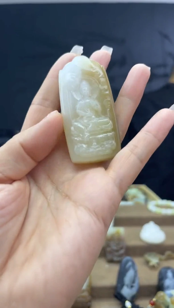 颈饰未镶嵌和田玉1