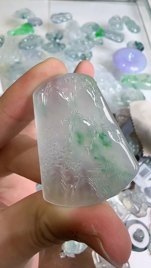 【闪购商品】翡翠吊坠(不含链)未镶嵌