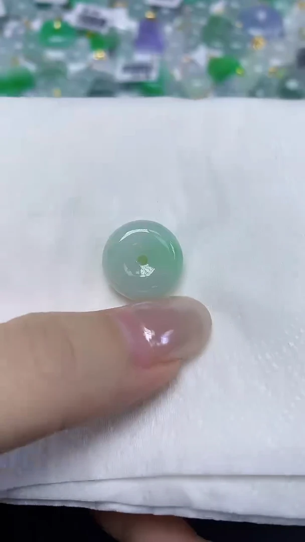 翡翠未镶嵌颈饰天然缅甸翡翠A货