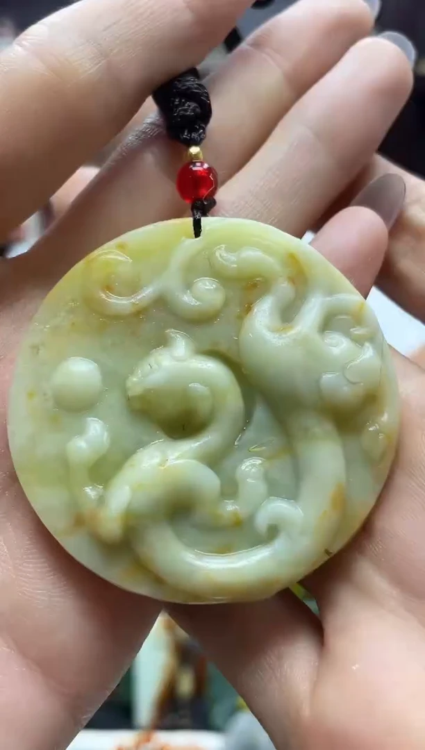 岫玉未镶嵌颈饰1