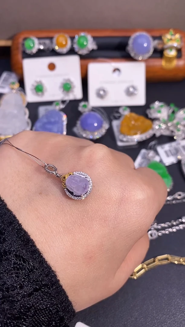 【闪购商品】翡翠颈饰18K金镶嵌万能扣吊坠