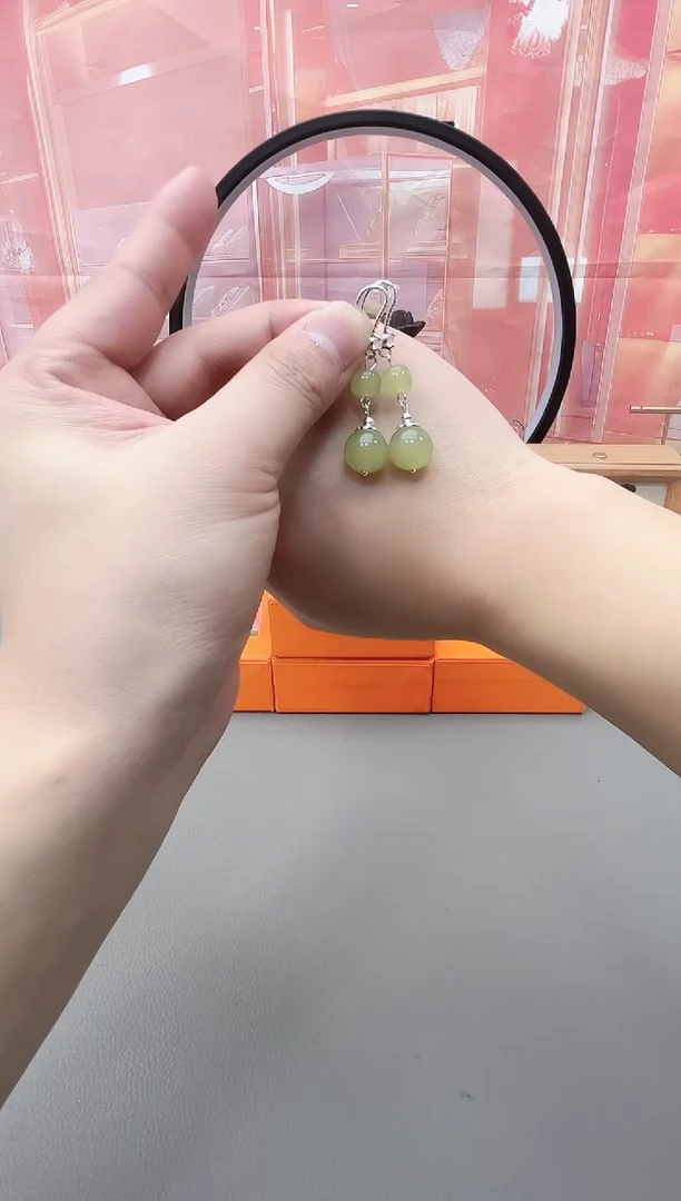 银S925镶嵌石英质玉（天山翠）耳坠h406