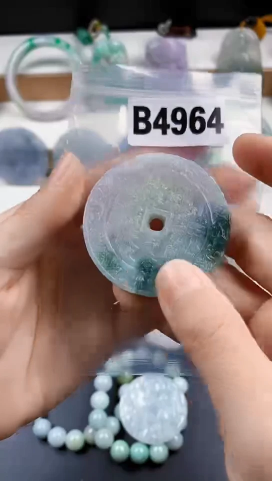 颈饰未镶嵌翡翠天然翡翠吊坠挂件