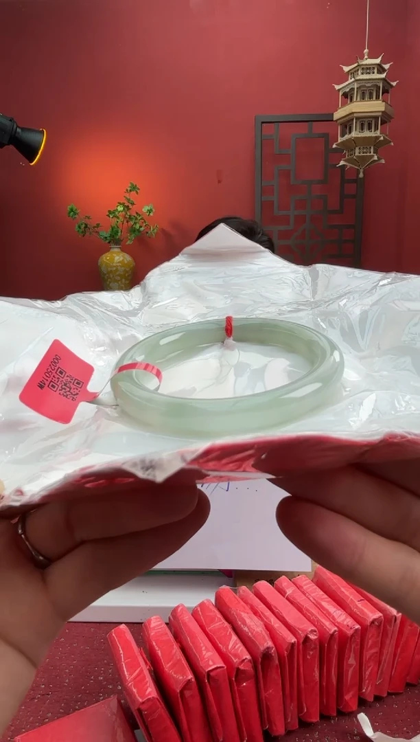 未镶嵌手镯（圆镯）翡翠翡翠手镯3