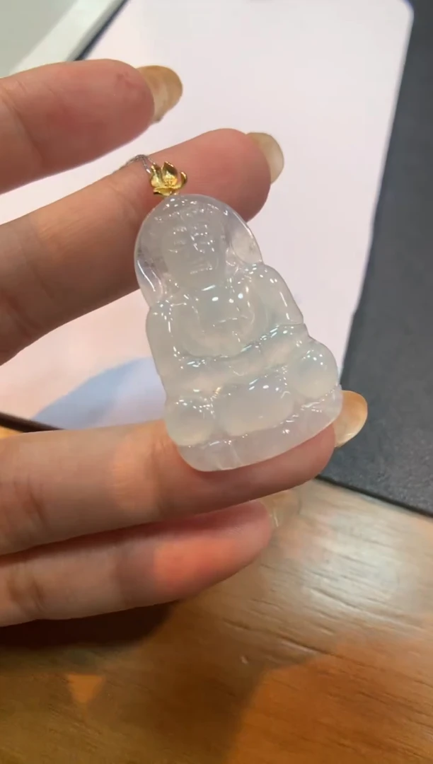 翡翠18K金镶嵌颈饰观音