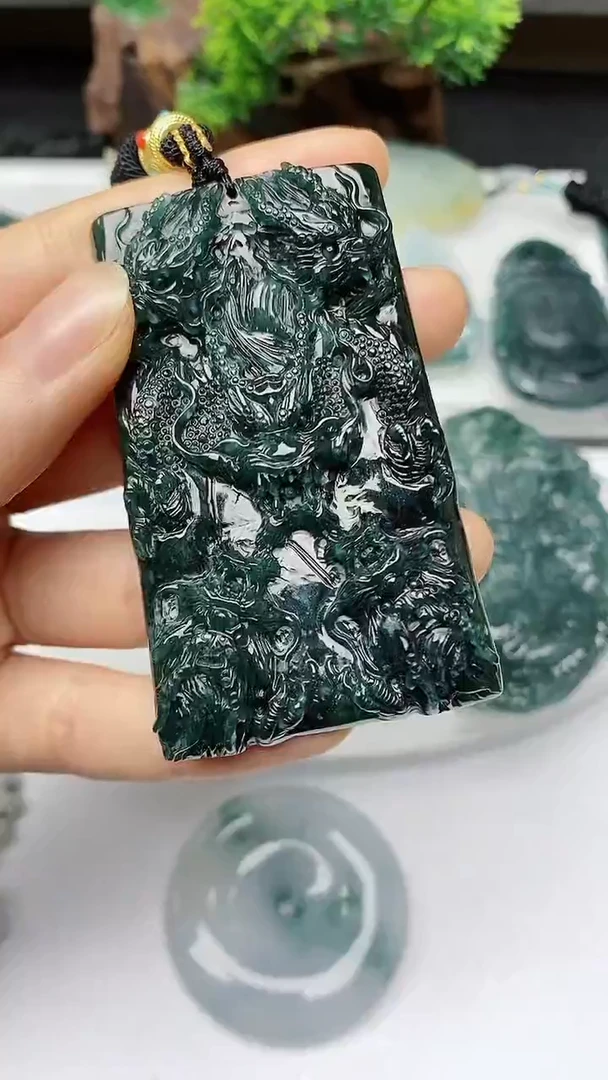 【闪购商品】翡翠颈饰未镶嵌