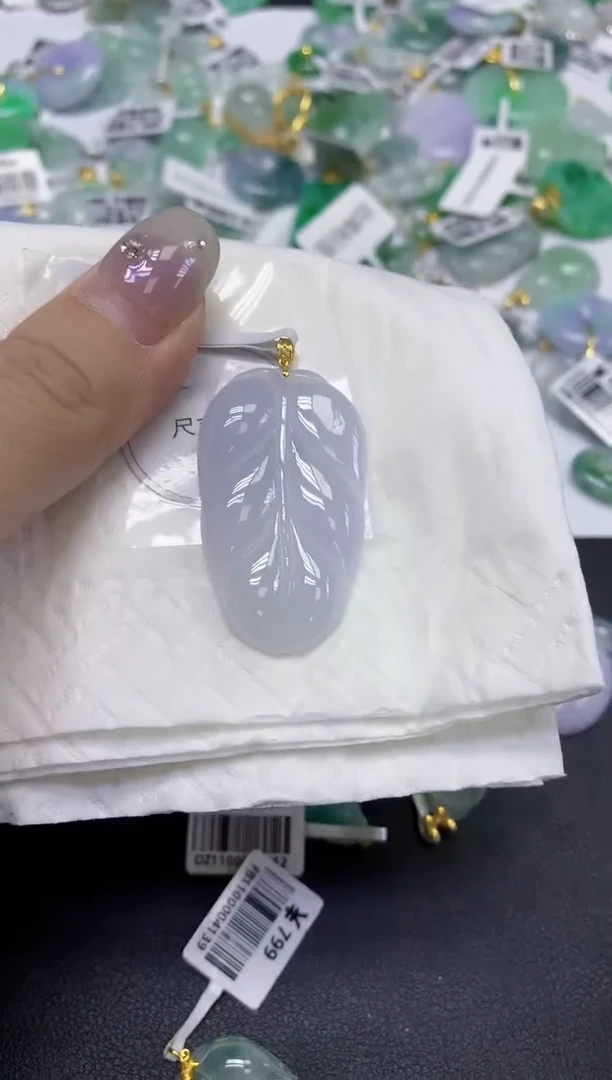 颈饰18K金镶嵌翡翠天然缅甸翡翠A货百元以上9元证书费自理