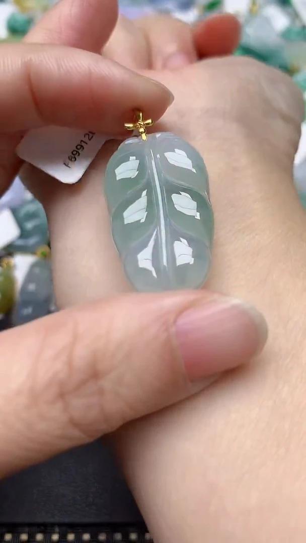 颈饰18K金镶嵌翡翠天然缅甸A货翡翠