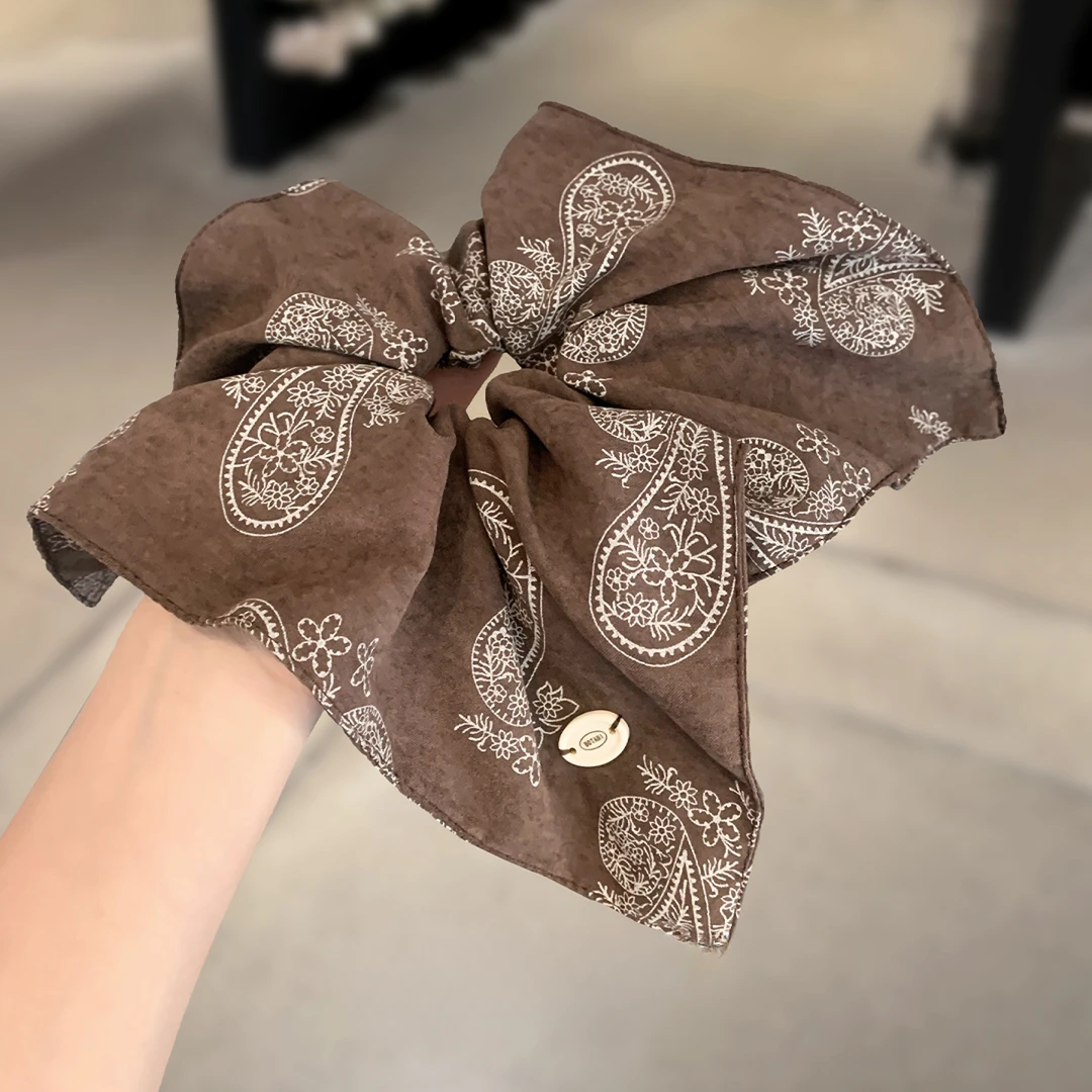 韩国发饰雾面丝绒灰咖色腰果花方巾发圈肥肠圈氛围感2025秋冬新款