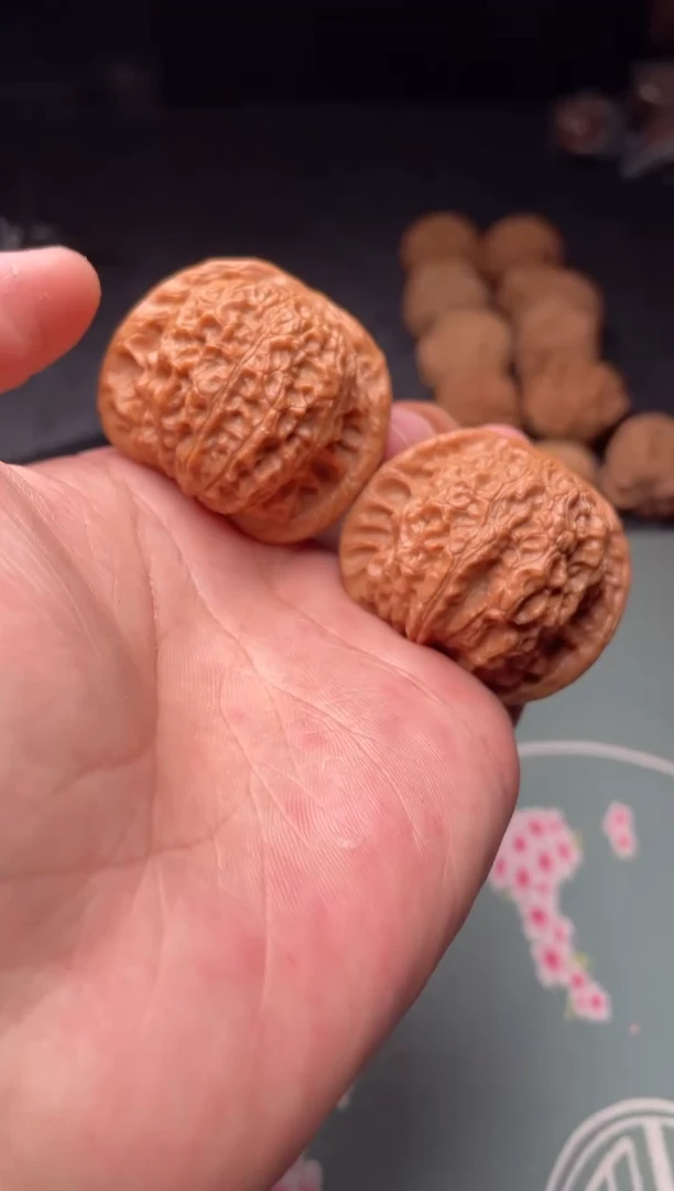 把件文玩核桃a106  血麒麟   42尺