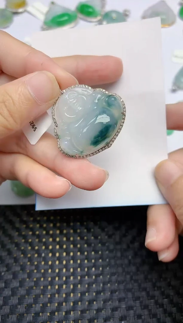 翡翠18K金镶嵌颈饰天然翡翠A货