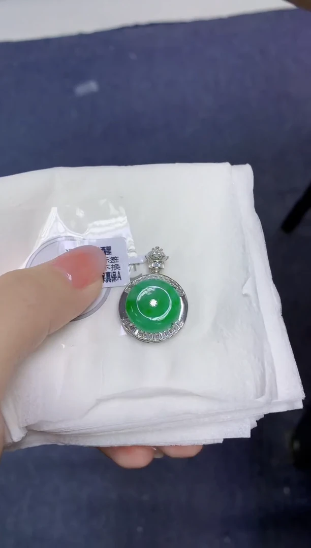 颈饰未镶嵌翡翠天然缅甸翡翠A货多样性发一件