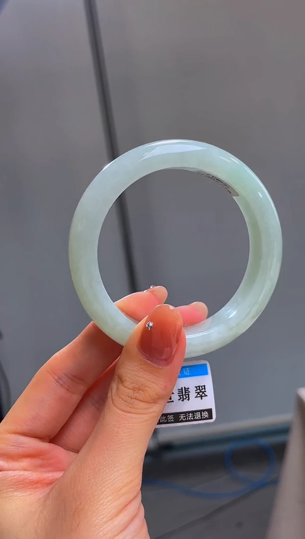 未镶嵌手镯翡翠退货标签需完好-1
