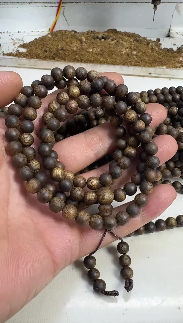 手串沉香乌身0.7规格多圈