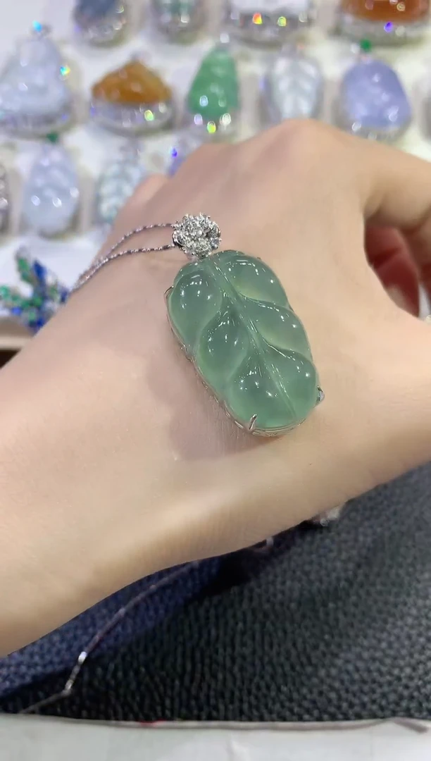 吊坠(不含链)18K金镶嵌翡翠C47